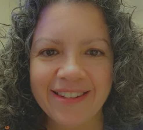 Headshot of Glenda Colon Licensed Mental Health Counselor