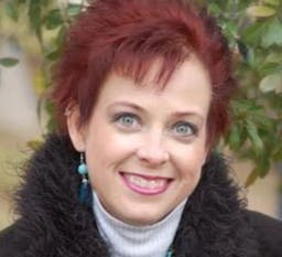 Headshot of Dr. Lori Crowson LPC