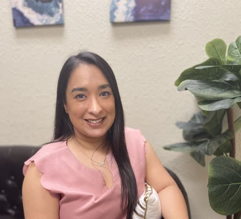 Headshot of Rosalinda Guerra Licensed Professional Counselor