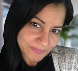Headshot of Angelica Romero LCSW