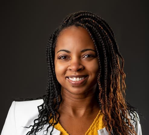 Headshot of Aisha Givens Licensed Clinical Social Worker