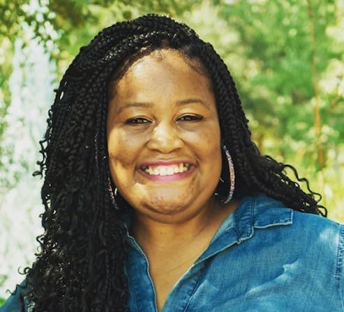 Headshot of Alicia Thomas Licensed Clinical Social Worker