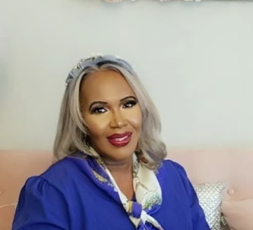 Headshot of Esther Ogbonda Licensed Professional Counselor