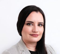 Headshot of Paulina Bollat Licensed Clinical Social Worker