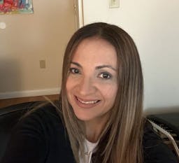 Headshot of Mirna Carozza Licensed Mental Health Counselor