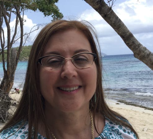 Headshot of Elizabeth Aponte-Perez Licensed Mental Health Counselor